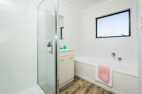 Photo of property in 6/23b View Road, Glenfield, Auckland, 0627