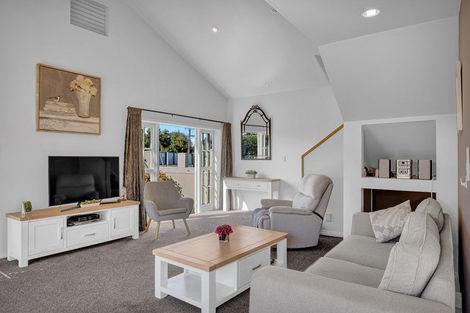 Photo of property in 66 Yeovil Road, Te Atatu Peninsula, Auckland, 0610