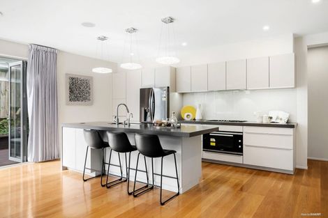 Photo of property in 30b Bracken Avenue, Takapuna, Auckland, 0622