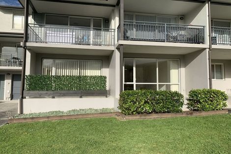Photo of property in 2/1 Opito Way, East Tamaki, Auckland, 2013