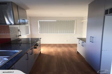 Photo of property in 1/1 Wattle Street, New Lynn, Auckland, 0600