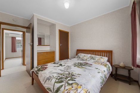 Photo of property in 2/4 Severn Place, Spotswood, New Plymouth, 4310