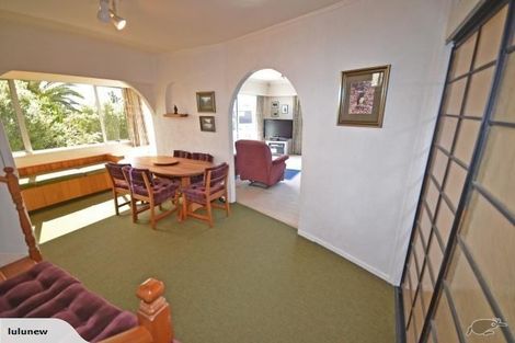 Photo of property in 18 Rosewarne Crescent, Glendene, Auckland, 0602