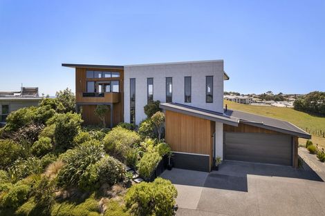 Photo of property in 16a Links Drive, Waiwhakaiho, New Plymouth, 4312