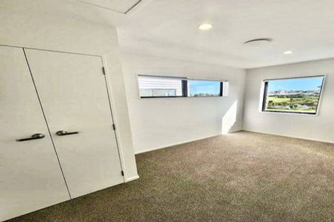 Photo of property in 16 Te Napi Drive, Takanini, 2112