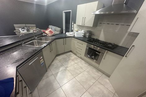 Photo of property in 19 Breon Place, Flat Bush, Auckland, 2016