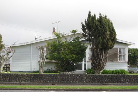 Photo of property in 11 Domett Street, Waitara, 4320