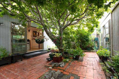 Photo of property in 15 Nuffield Street, Tawa, Wellington, 5028