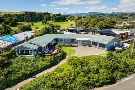 Photo of property in 19 Motukaraka Point, Pauatahanui, Porirua, 5381
