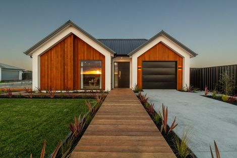 Photo of property in 104 Eriksen Road, Te Awa, Napier, 4110