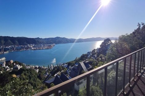 Photo of property in 39 Robieson Street, Roseneath, Wellington, 6011