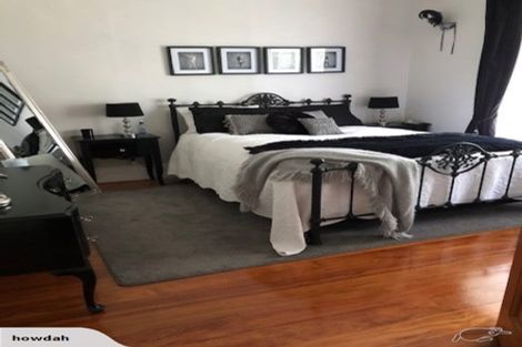 Photo of property in 44 Victoria Street, Carterton, 5713