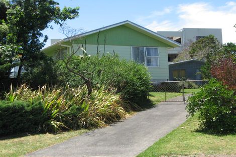 Photo of property in 11 Litchfield Place, Clarks Beach, 2122