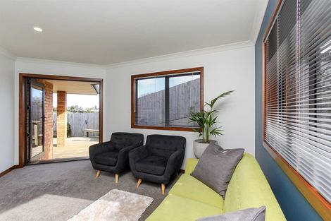 Photo of property in 4 Anderson Way, Highlands Park, New Plymouth, 4312
