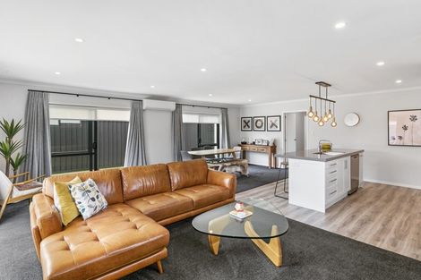 Photo of property in 14 Buddle Road, Wallaceville, Upper Hutt, 5018