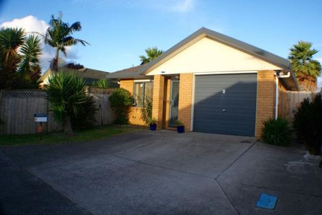 Photo of property in 33 Rebecca Rise, Weymouth, Auckland, 2103