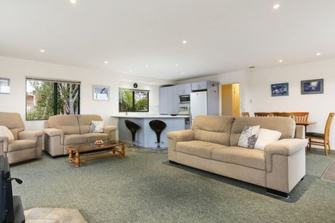 Photo of property in 6 Charlotte Street, Stanmore Bay, Whangaparaoa, 0932