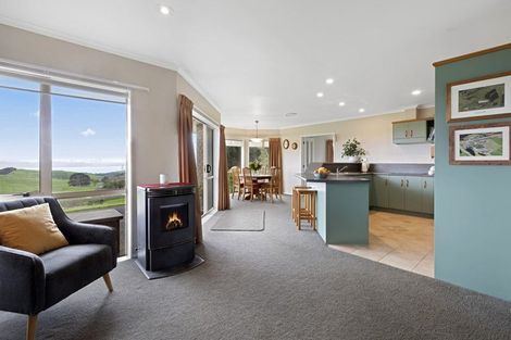 Photo of property in 215 Oyster Point Road, Kaukapakapa, Warkworth, 0984