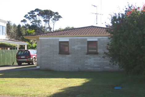 Photo of property in 1/3 Manuka Street, Orewa, 0931