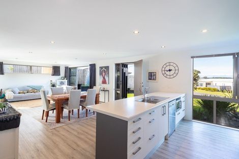 Photo of property in 26 Weka Street, Mangawhai, 0505