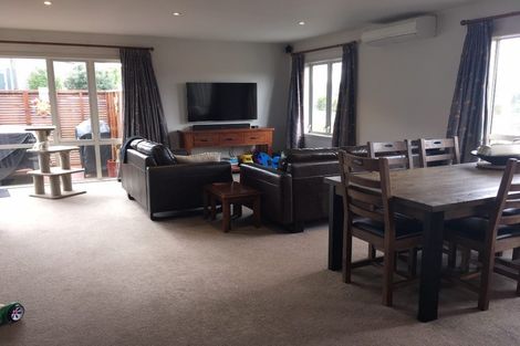 Photo of property in 4 Kaweka Close, Aotea, Porirua, 5024