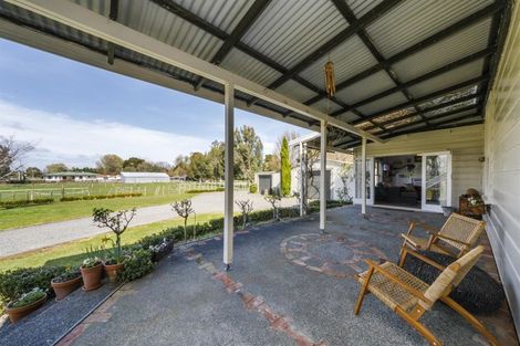 Photo of property in 93 Trickers Road, Bulls, 4818