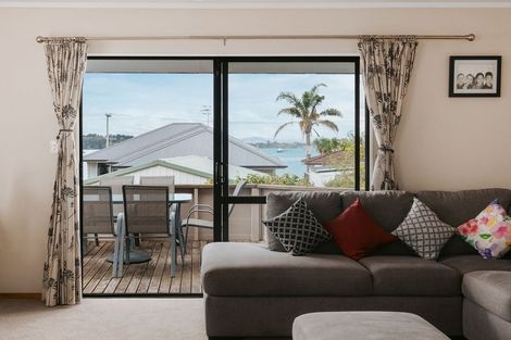 Photo of property in 7a Omokoroa Road, Omokoroa, 3114