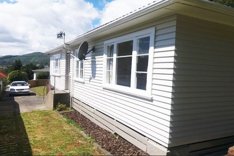 Photo of property in 27 Fraser Street, Wainuiomata, Lower Hutt, 5014