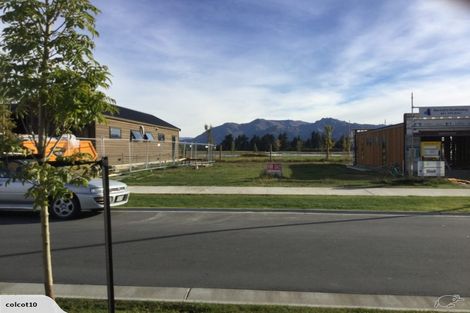 Photo of property in 16 Obelisk Street, Wanaka, 9305