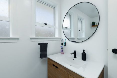 Photo of property in 88 Huatoki Street, Vogeltown, New Plymouth, 4310