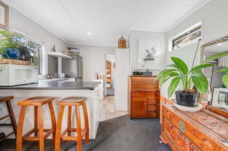 Photo of property in 12 Chenery Road, Red Beach, 0932