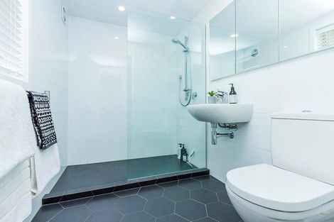 Photo of property in 25 Regent Street, Devonport, Auckland, 0624