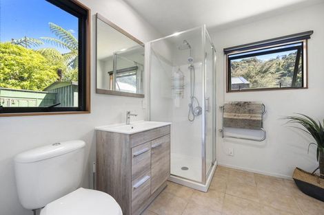 Photo of property in 46 Stoney Creek Drive, Waitakere, Henderson, 0782