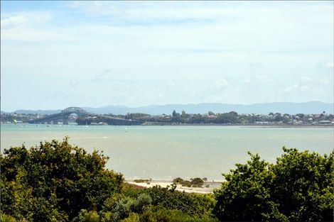 Photo of property in 1/94 Jutland Road, Hauraki, Auckland, 0622
