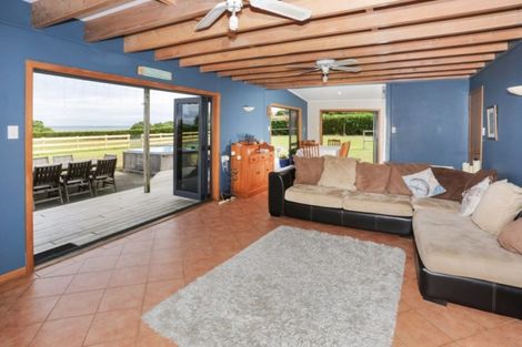 Photo of property in 37 Greenock Drive, Manukau Heads, Waiuku, 2684