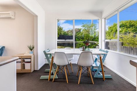 Photo of property in 33 Triangle Road, Massey, Auckland, 0614