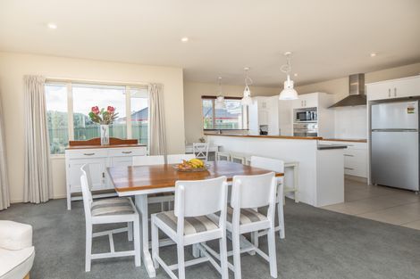 Photo of property in 10 Harrys Way, Redwood, Christchurch, 8051