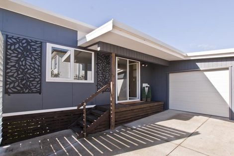 Photo of property in 15a Sea View Terrace, Cockle Bay, Auckland, 2014