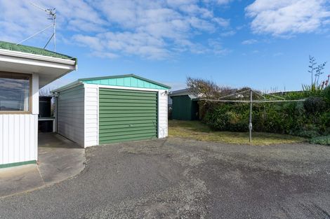 Photo of property in 6 Warren Street, Foxton Beach, Foxton, 4815