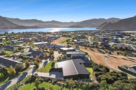 Photo of property in 7 Diamond Lane, Wanaka, 9305