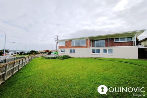Photo of property in 520 Glenfield Road, Glenfield, Auckland, 0629