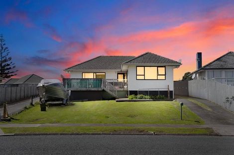 Photo of property in 18 Ashgrove Road, Mangere, Auckland, 2022