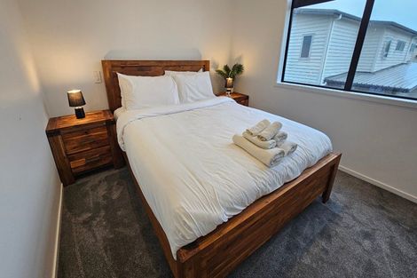 Photo of property in 10/23 Awaroa Road, Sunnyvale, Auckland, 0612