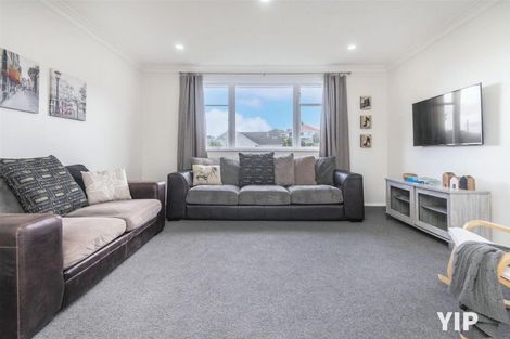 Photo of property in 32 Bracken Road, Paparangi, Wellington, 6037