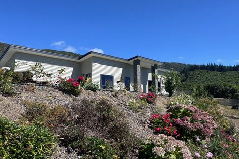 Photo of property in 26 Harbour View Heights, Picton, 7220