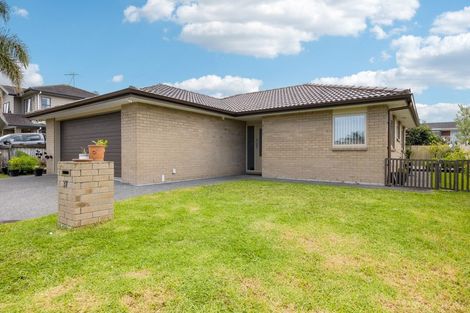 Photo of property in 37 Riverglade Parkway, Te Atatu South, Auckland, 0610
