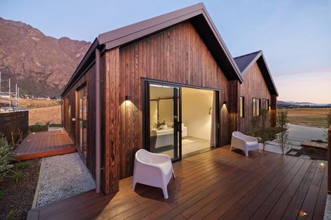 Photo of property in 28 Cunninghams Drive, Jacks Point, Queenstown, 9371