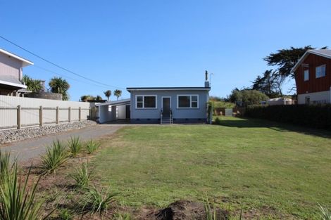 Photo of property in 1917 Parewanui Road, Parewanui, Bulls, 4894