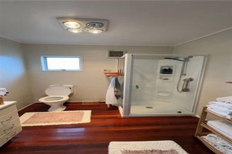 Photo of property in 242 Whitney Street, Blockhouse Bay, Auckland, 0600