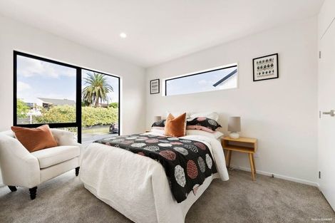 Photo of property in 17a Granville Drive, Massey, Auckland, 0614